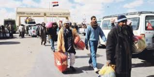Expats leave Libya (Credit: todayzaman.com)